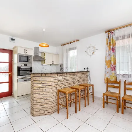 Holiday home Yellow 1 By Interhome Balatonkeresztur